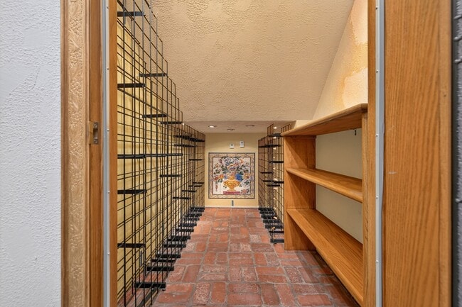 Building Photo - Mid-Century Gem with Hot Tub, Large Deck, and Bonus Rooms in Issaquah – 4 Bed, 3 Bath, 2,940 Sq Ft