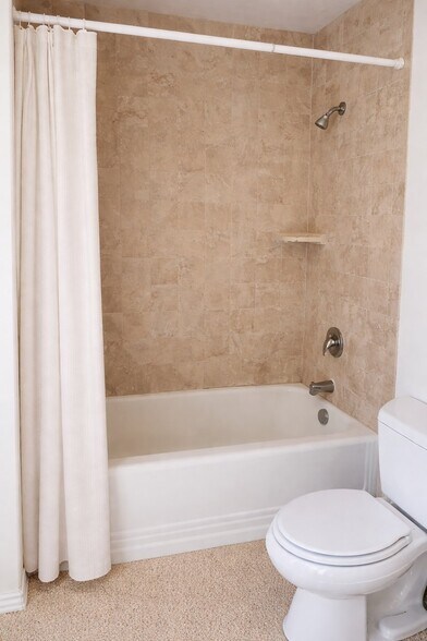 Building Photo - 1321 Walnut St