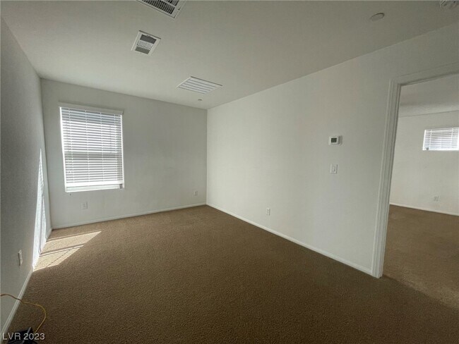 Building Photo - 6124 Castle Gardens Ave