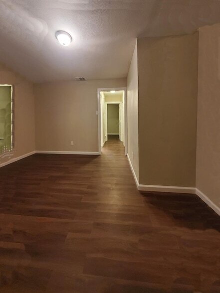 Building Photo - 8336 Bunche Dr