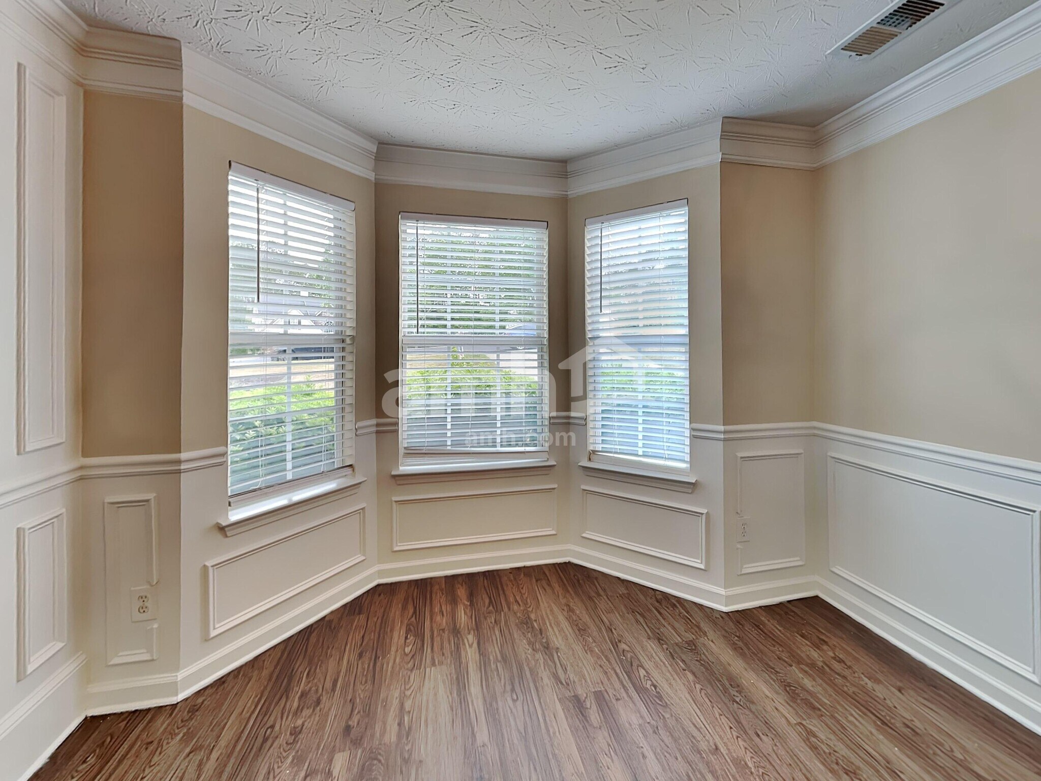 Building Photo - 233 Biltmore Way