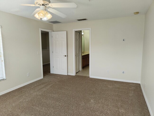 Building Photo - Three Bedroom Townhome at Cypress Lakes in Kissimmee