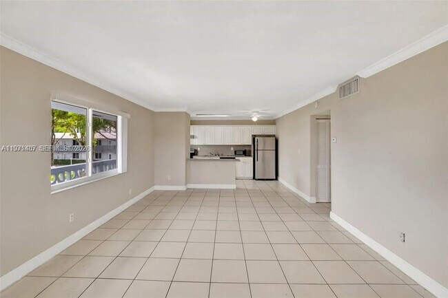 Building Photo - 898 NW 45th Ave