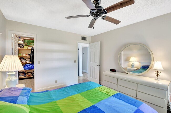 Building Photo - 413 Normandy Ln