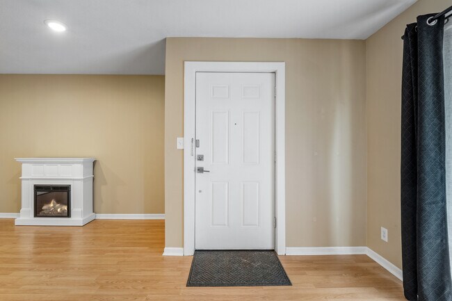 Building Photo - 809 W 40th St