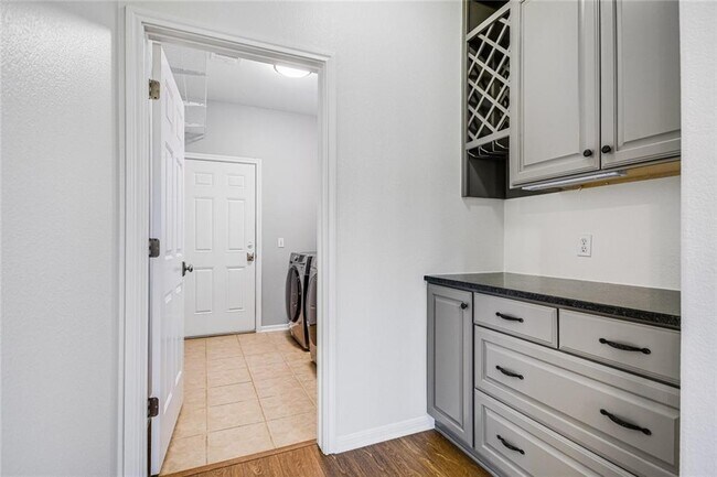 Building Photo - 6405 York Bridge Cir
