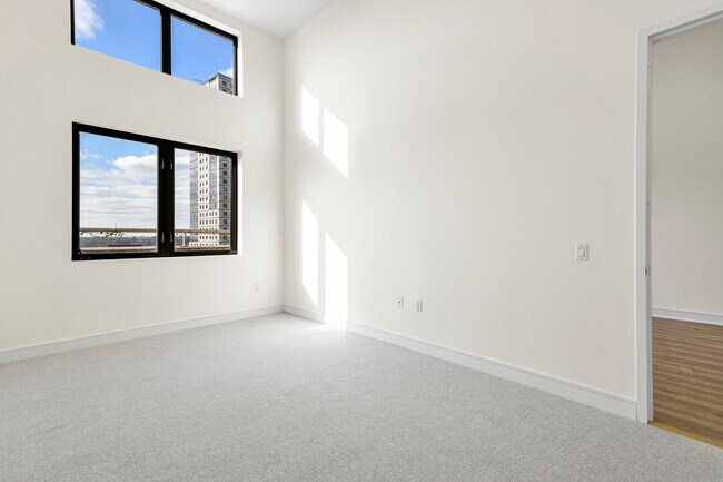 Building Photo - 25 Leroy Pl