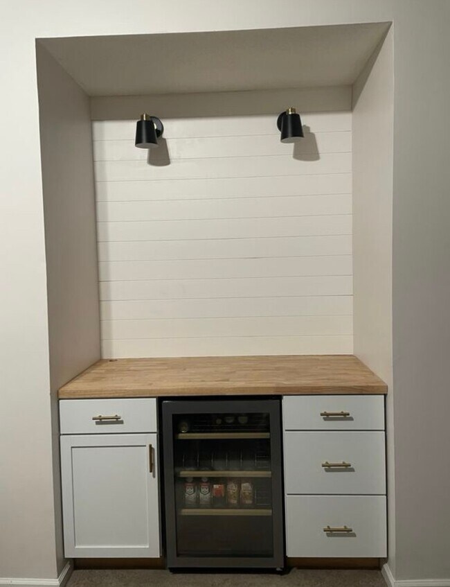 Building Photo - 66 Simsbury Landing