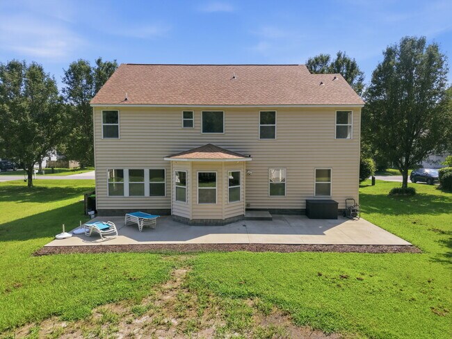 Building Photo - 235 Green View Rd