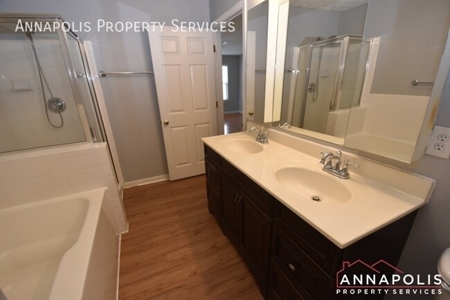 Building Photo - 8203 Barrington Ct