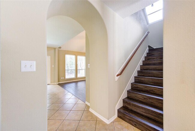 Building Photo - 6114 Breezy Hollow Ln