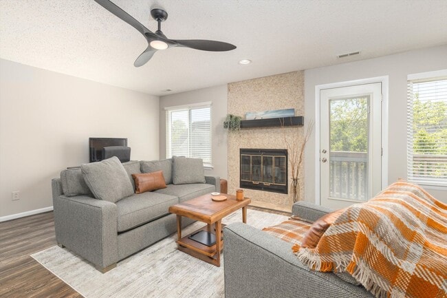 Building Photo - Fully Furnished Beach Rental