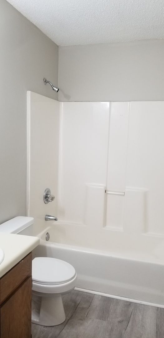 Building Photo - SPECIAL, HALF OFF FIRST MONTHS RENT!