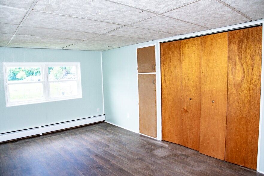 Large Bedroom - 1024 W Trindle Rd