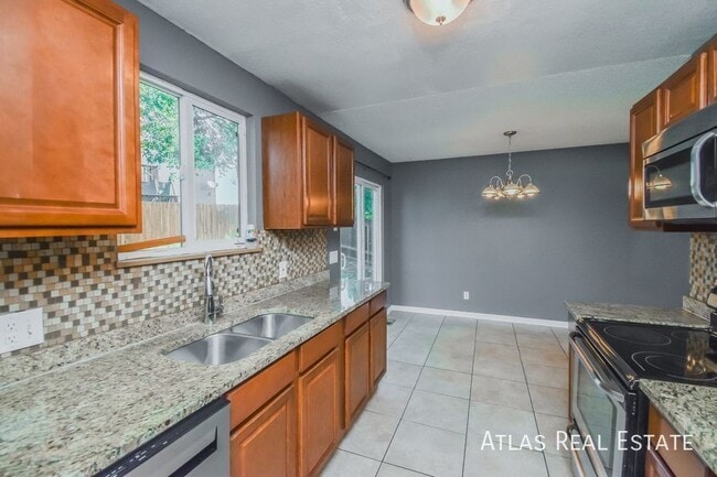 Building Photo - 4650 Stoner Ct