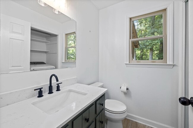 Building Photo - 3804 Zenith Pl