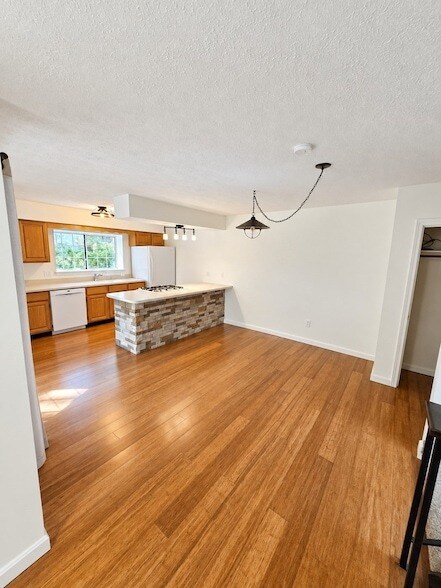 Building Photo - 54 Voyagers Ln