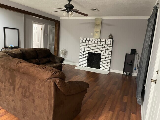 Building Photo - 4 Steens Rd