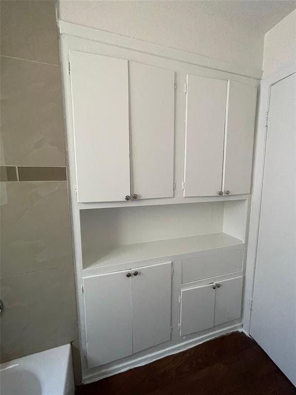 Building Photo - 3106 Duval St