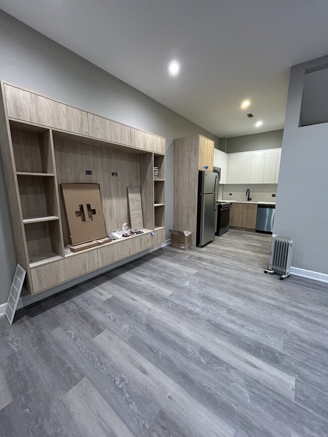 Building Photo - 5911 N Nashotah Ave