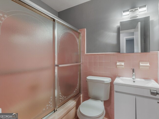 Building Photo - 836 Oakdale Dr