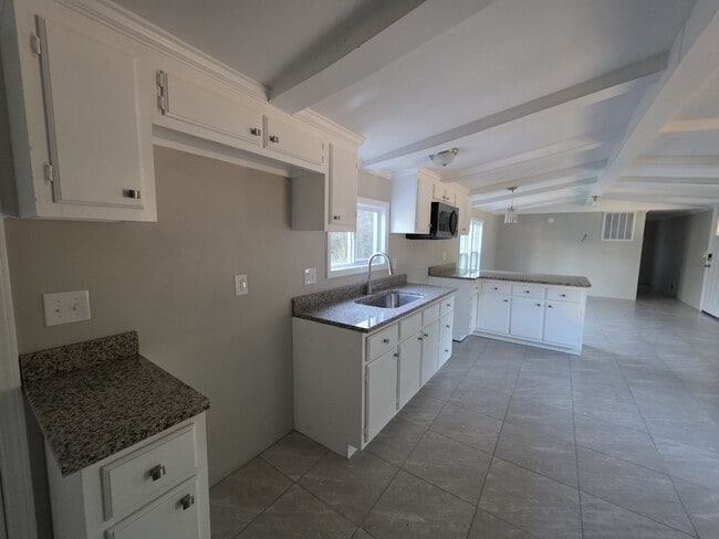 Building Photo - 126 Buckeye Ct