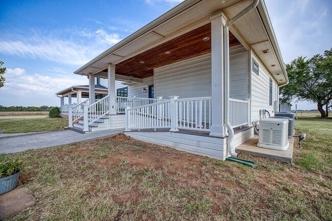 Building Photo - 17928 N 2820 Rd
