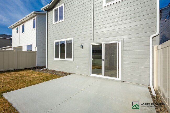 Building Photo - Brand New 4 Bed 3 Bath