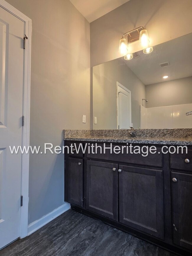 Building Photo - Awesome Ranch / Popular Carrollton Schools/ Near Adamson Square