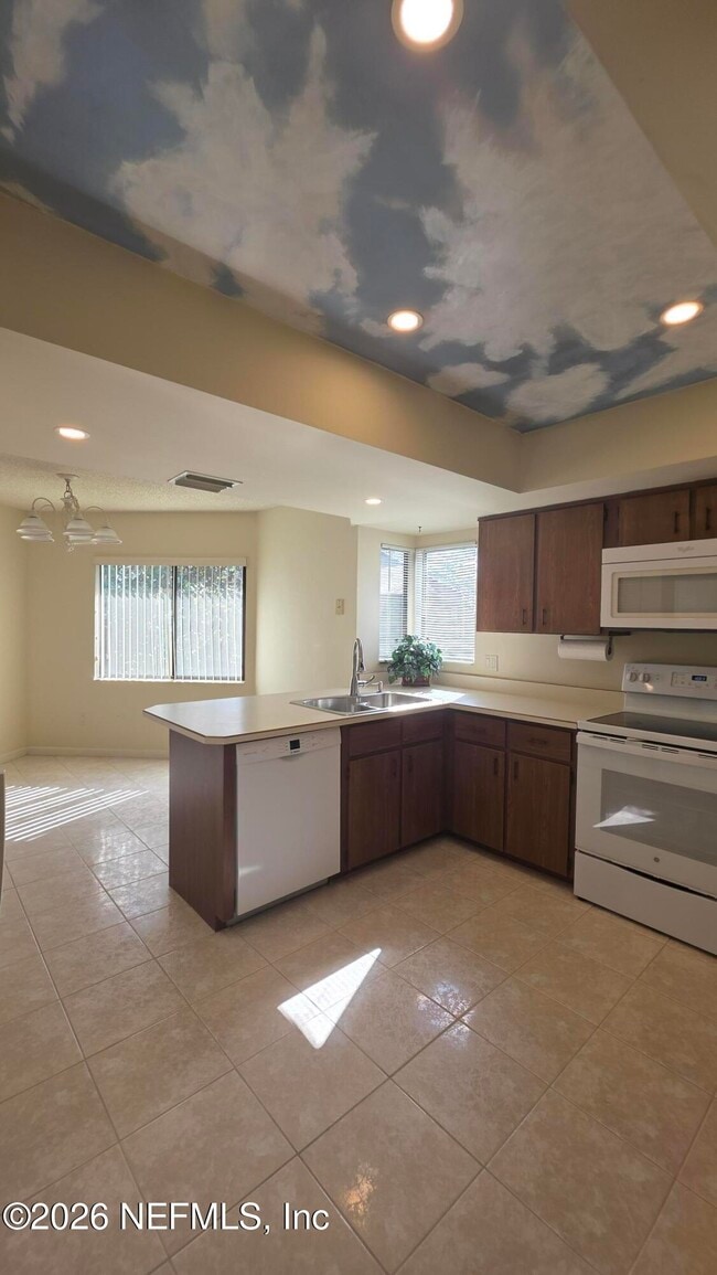 Building Photo - 46 Hembury Ln