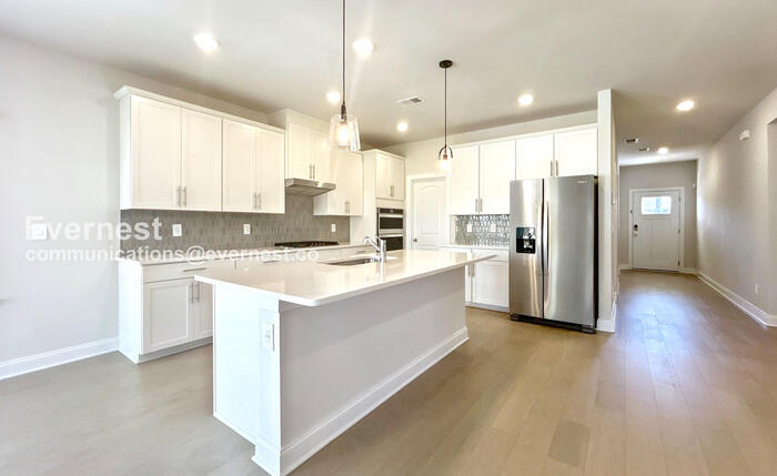 Building Photo - 4597 Winslet Dr