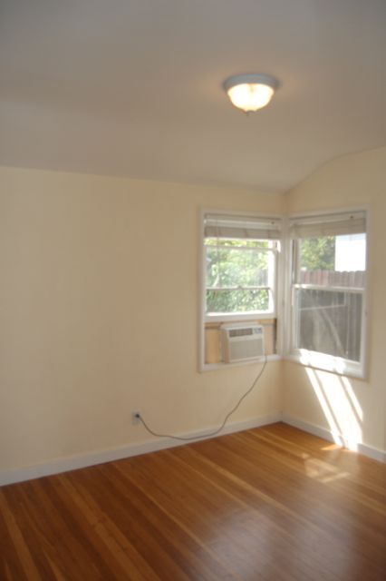Building Photo - 1054 49th St