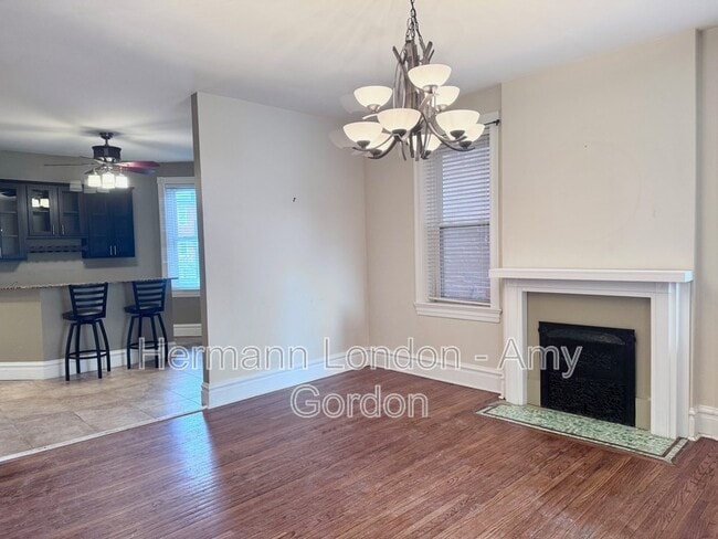 Building Photo - 2933 Victor St