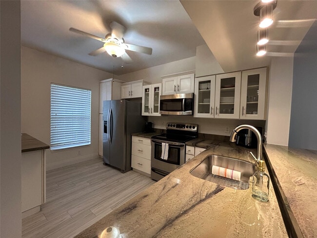 Building Photo - 1043 Kokomo Key Ln