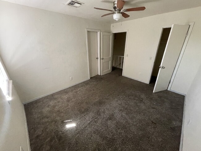 Building Photo - 3-Bedroom Duplex in OKC