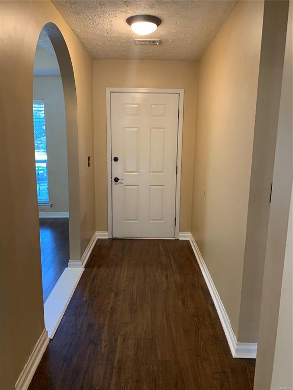 Building Photo - 243 Primrose Dr