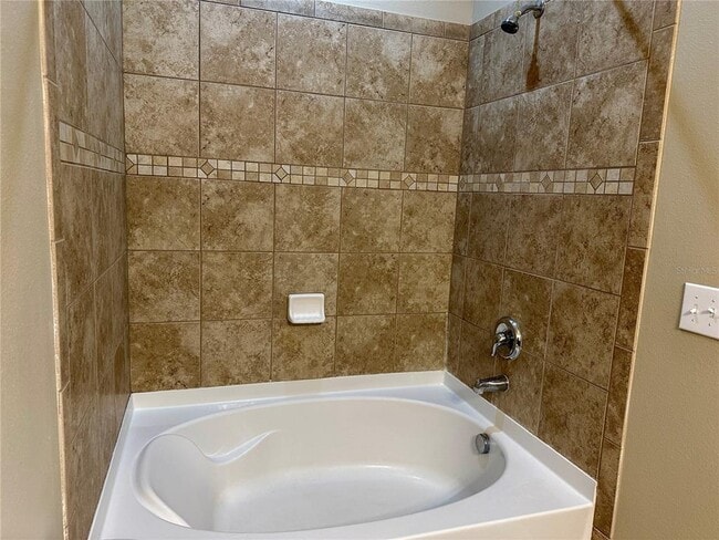 Building Photo - 15816 Fishhawk View Dr