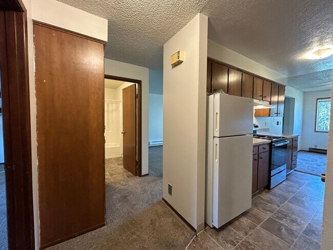 Building Photo - 1BD/1BA Apartment in Awesome Small Complex...