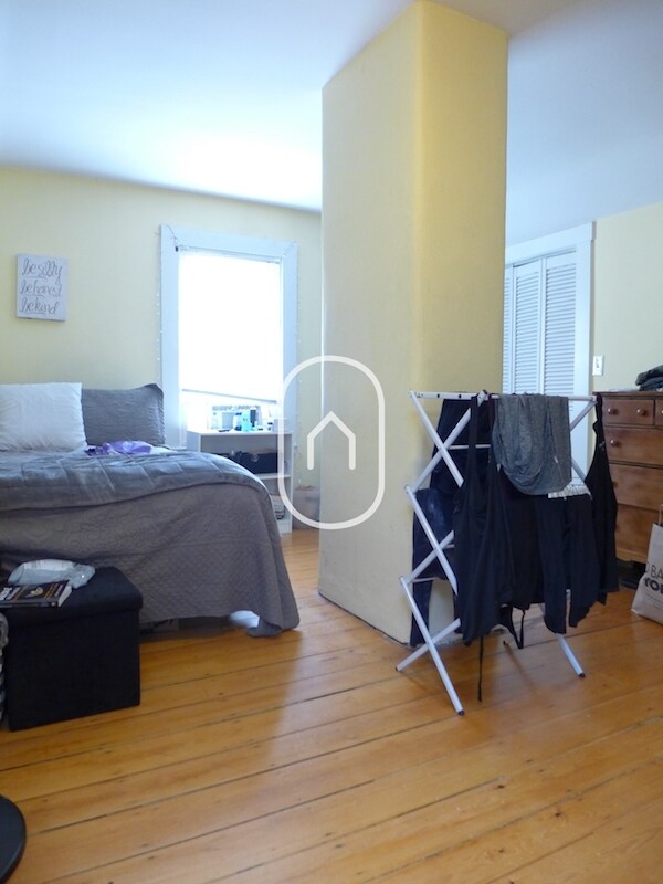 Building Photo - 28 Eastburn St