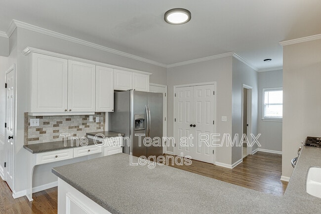 Building Photo - 1795 Lake Heights Cir