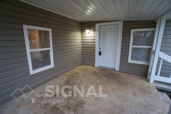 Building Photo - 8432 Lawley Ave