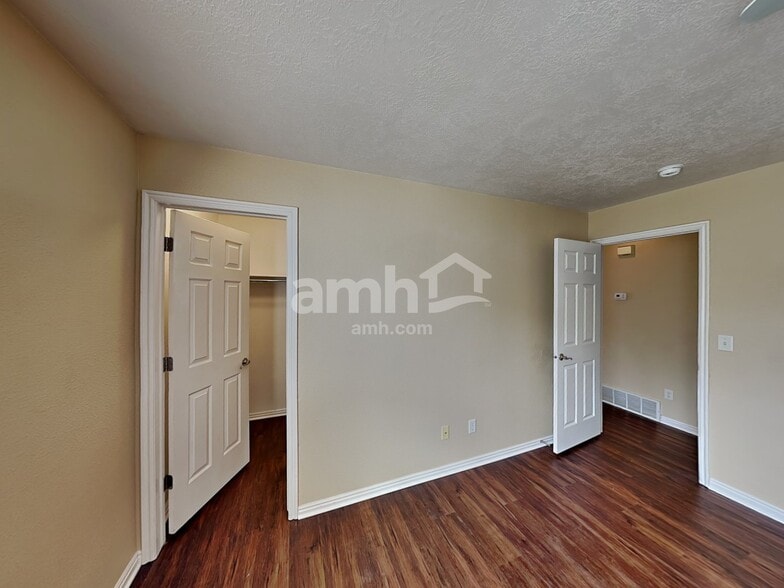 Building Photo - 117 E 1875 N