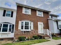Building Photo - 14 Carriage Way
