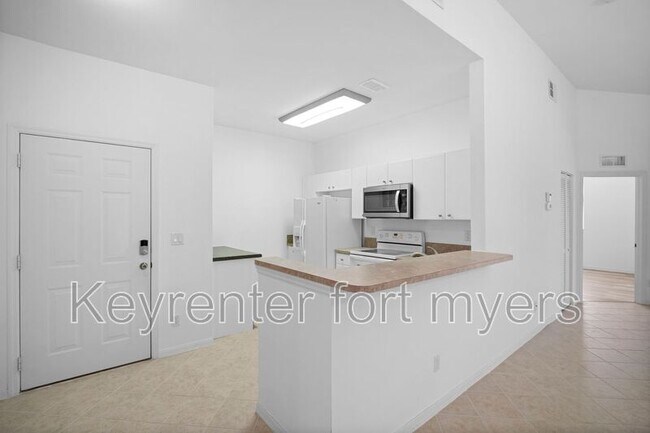 Building Photo - 4241 Bellasol Cir