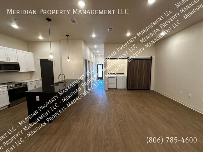 Building Photo - 5912 Erskine St