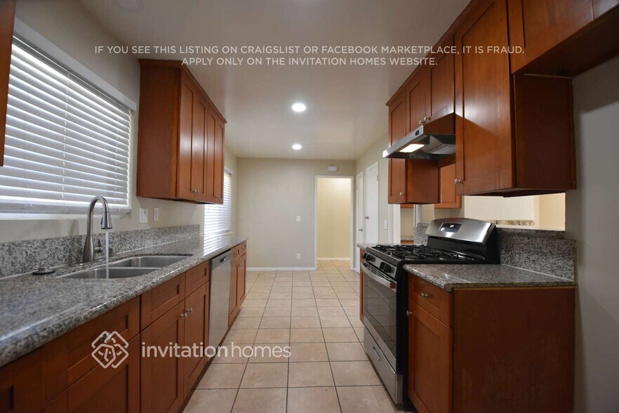 Building Photo - 16308 Bermuda St