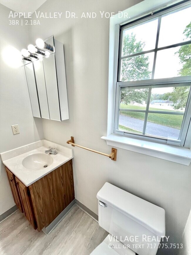 Building Photo - 914 Apple Valley Dr