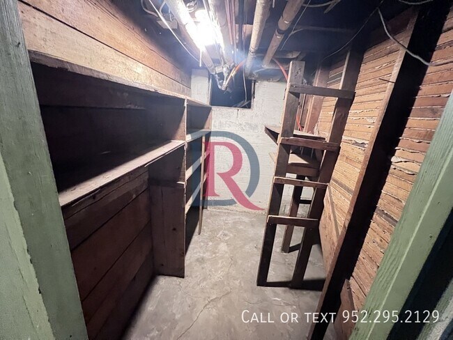 Building Photo - 3255 20th Ave S