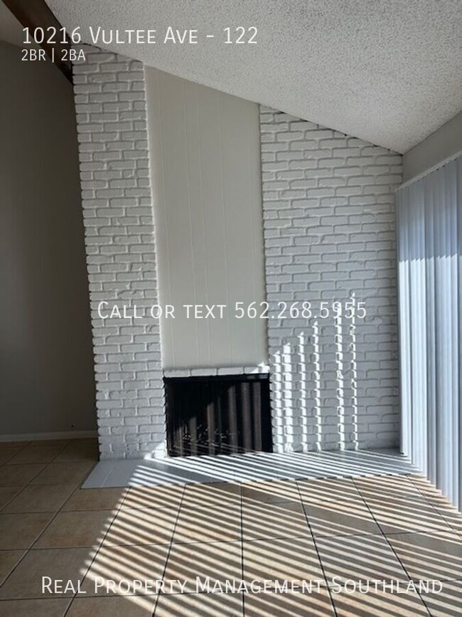 Building Photo - Newly Renovated 2 Bedroom/ 2 Bath Spacious...