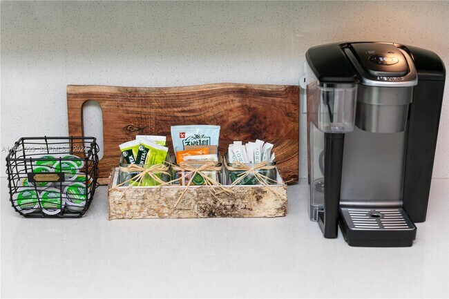 Building Photo - 7670 Simms St